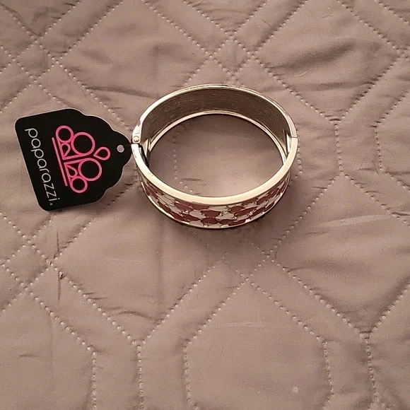 New! Silver Bracelet with Hearts - Picture 2 of 3